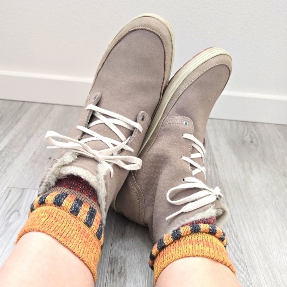 Helly Hanson | monochrome gray tan sporty Gorpcore shoes | WMS 8.5